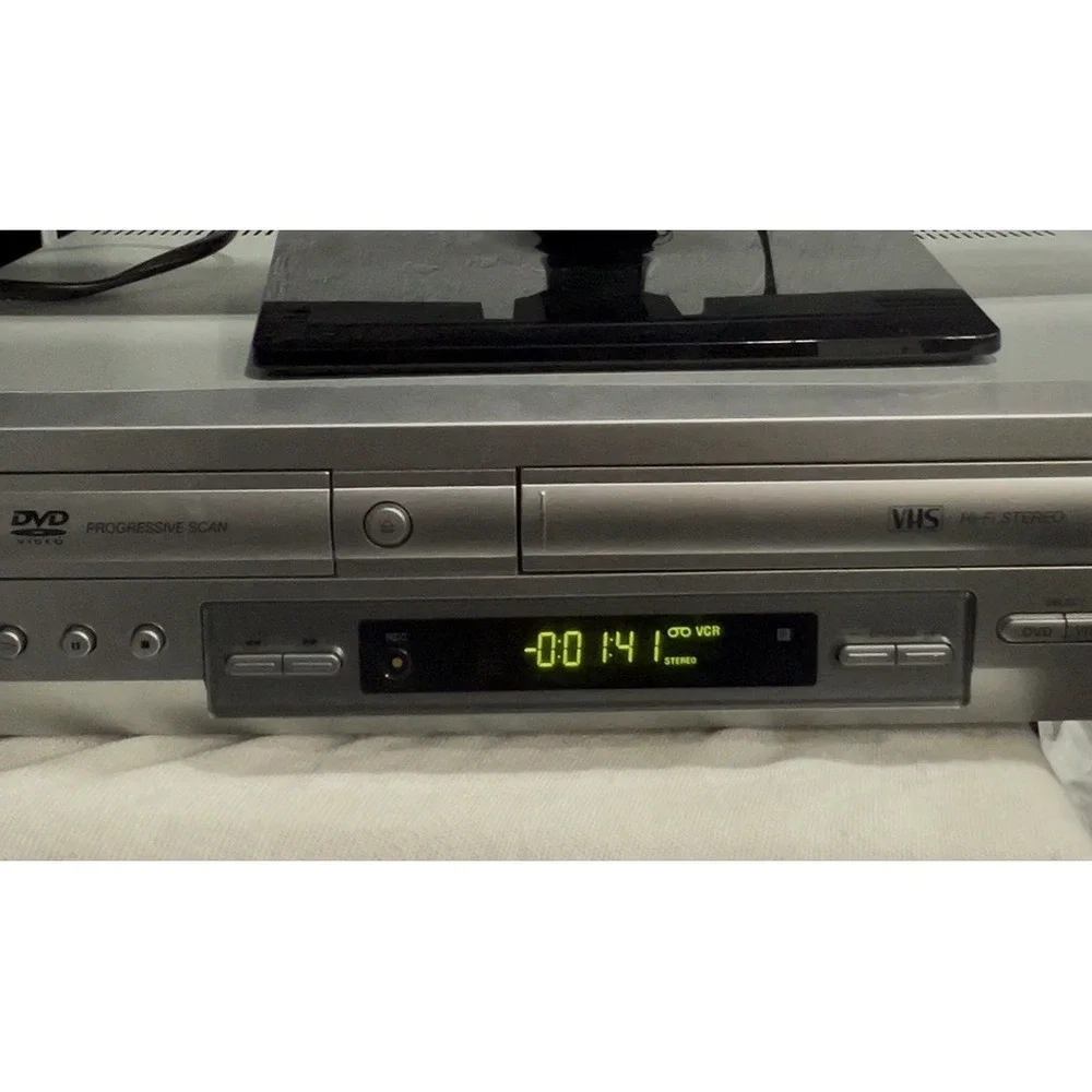 Sony SLV-D300P DVD Player VCR Player Combo Silver (No Remote) Tested Works